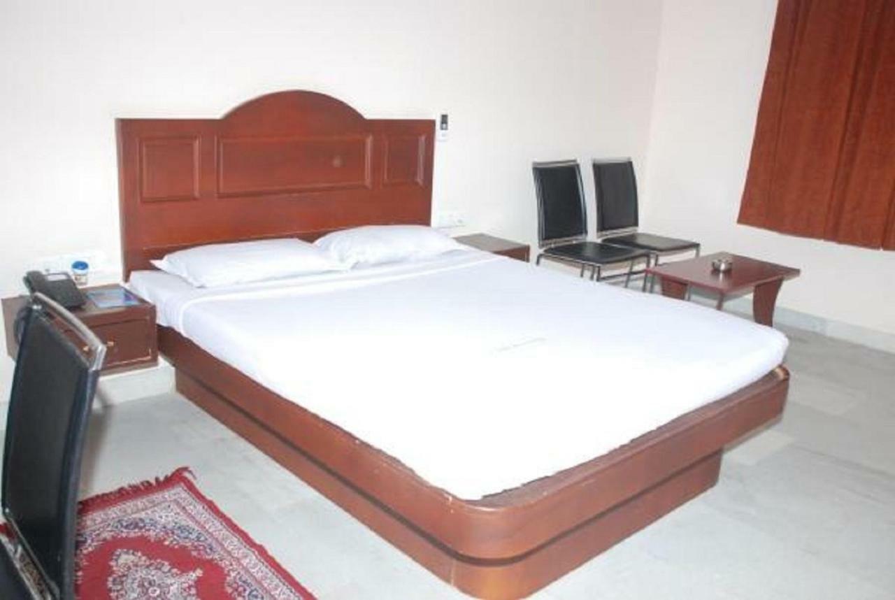 Hotel Vpn Residency Velankanni Ngoại thất bức ảnh