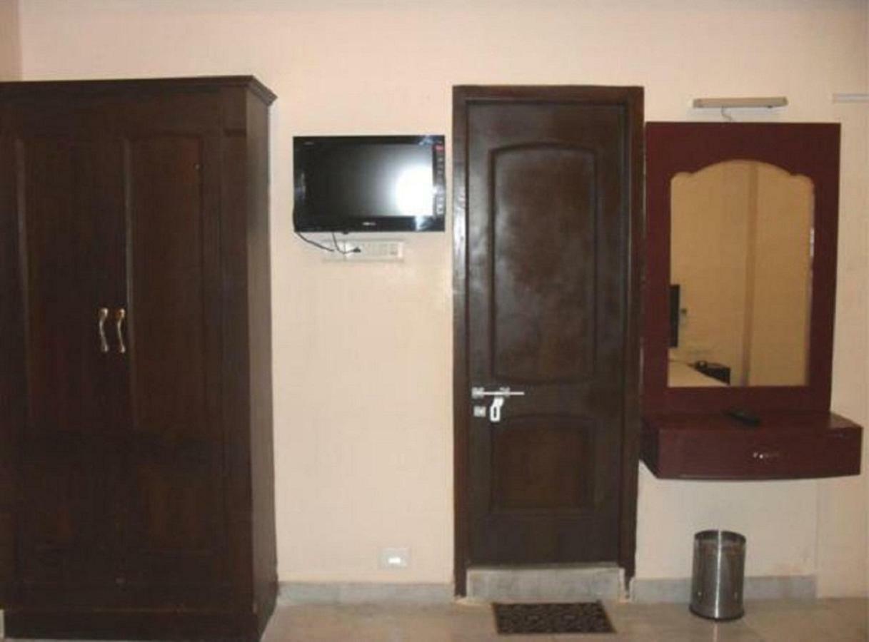 Hotel Vpn Residency Velankanni Ngoại thất bức ảnh