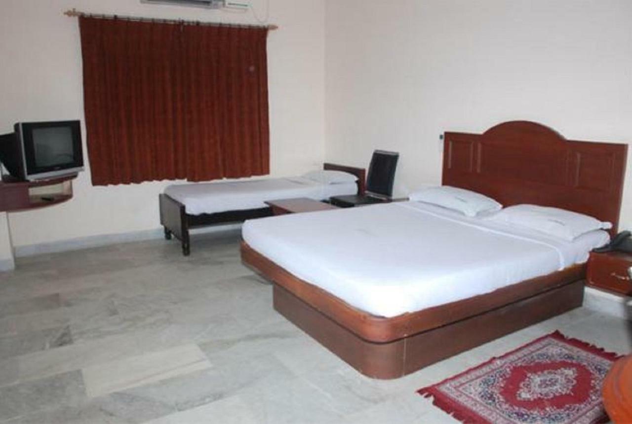 Hotel Vpn Residency Velankanni Ngoại thất bức ảnh